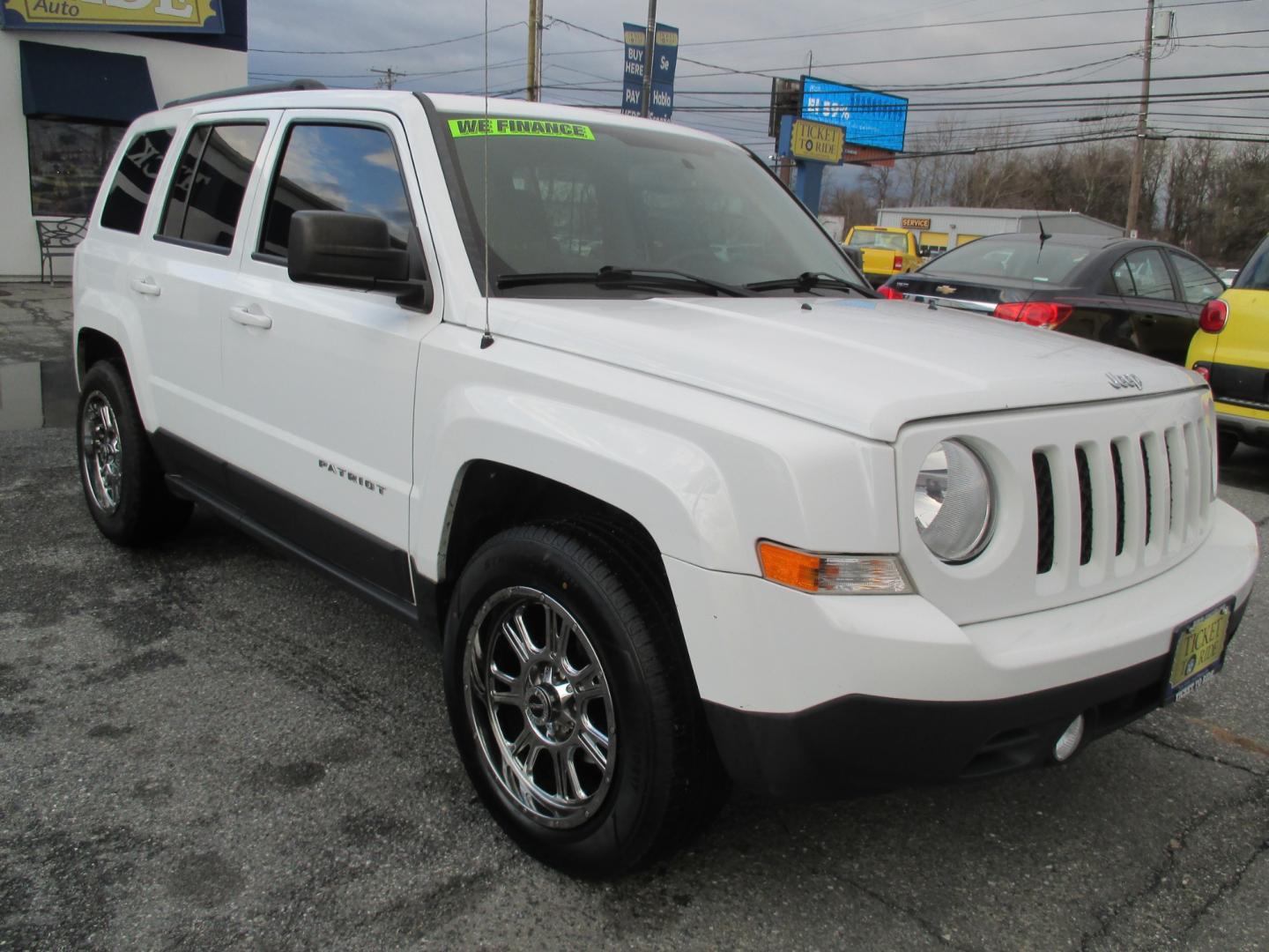 2016 WHITE Jeep Patriot Sport 2WD (1C4NJPBA0GD) with an 2.0L L4 DOHC 16V engine, located at 1254 Manheim Pike, Lancaster, PA, 17601, (717) 393-9133, 40.062870, -76.323273 - Photo#2