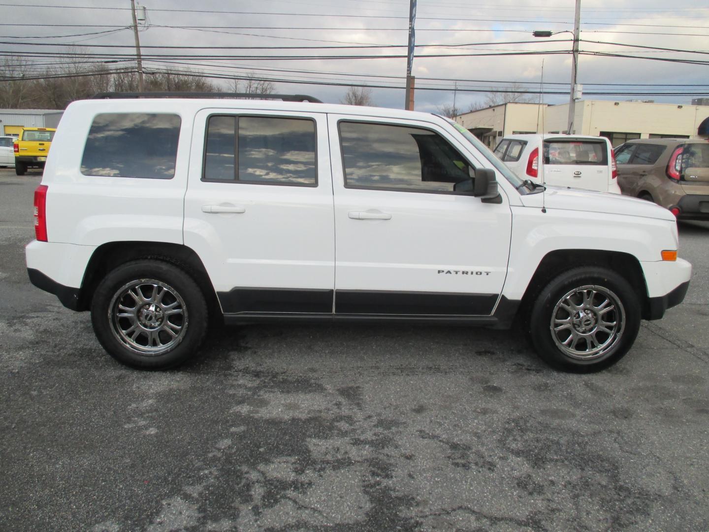 2016 WHITE Jeep Patriot Sport 2WD (1C4NJPBA0GD) with an 2.0L L4 DOHC 16V engine, located at 1254 Manheim Pike, Lancaster, PA, 17601, (717) 393-9133, 40.062870, -76.323273 - Photo#3