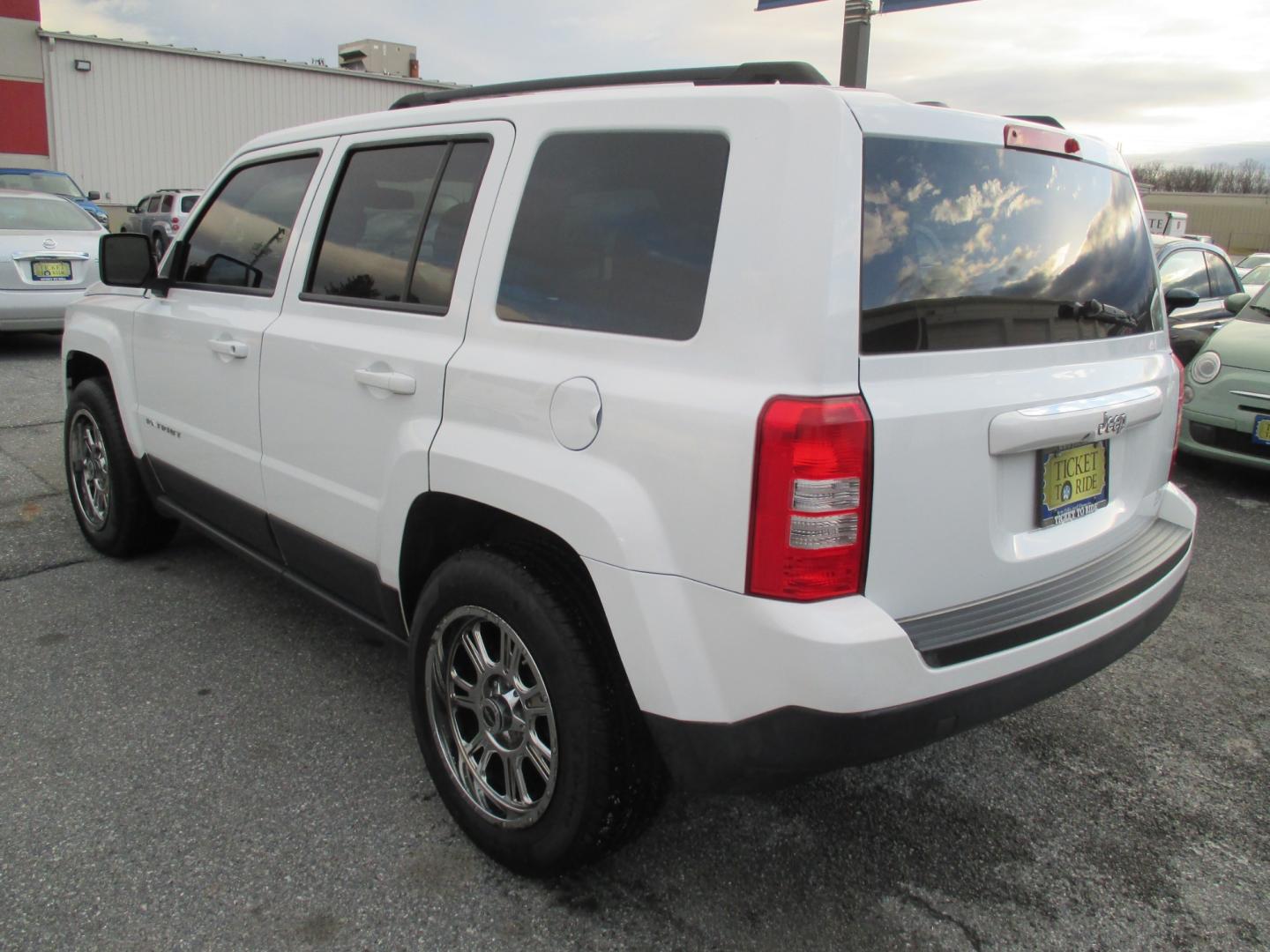 2016 WHITE Jeep Patriot Sport 2WD (1C4NJPBA0GD) with an 2.0L L4 DOHC 16V engine, located at 1254 Manheim Pike, Lancaster, PA, 17601, (717) 393-9133, 40.062870, -76.323273 - Photo#6