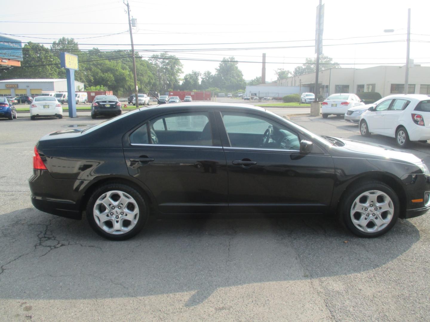 2012 BLUE Ford Fusion SE (3FAHP0HA1CR) with an 2.5L L4 DOHC 16V engine, located at 1254 Manheim Pike, Lancaster, PA, 17601, (717) 393-9133, 40.062870, -76.323273 - Photo#4