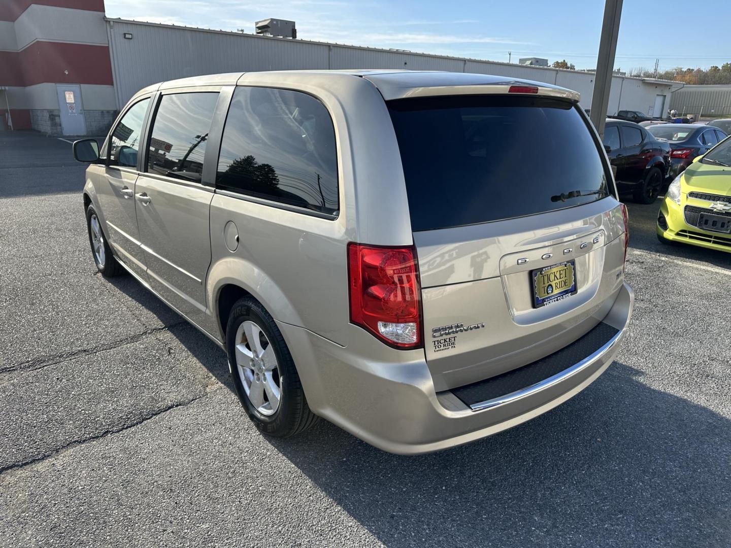 2013 GOLD Dodge Grand Caravan SE (2C4RDGBG2DR) with an 3.6L V6 DOHC 24V engine, 6-Speed Automatic transmission, located at 1254 Manheim Pike, Lancaster, PA, 17601, (717) 393-9133, 40.062870, -76.323273 - Photo#6