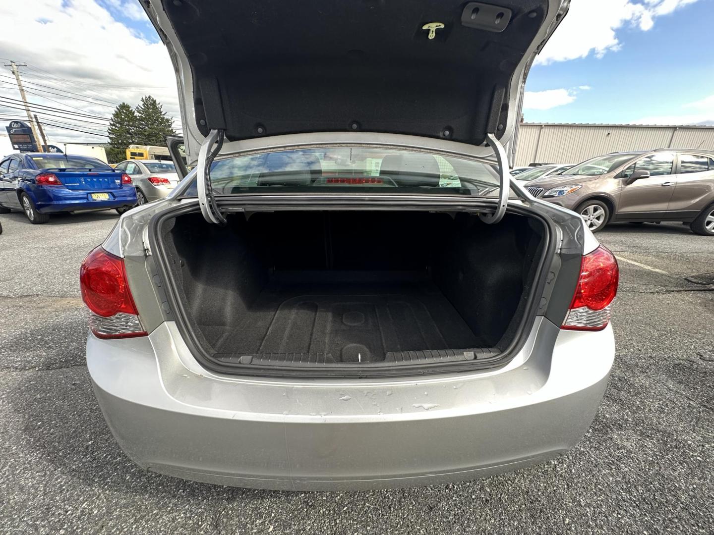 2014 SILVER Chevrolet Cruze LS Auto (1G1PA5SGXE7) with an 1.8L L4 DOHC 16V engine, 6-Speed Automatic transmission, located at 1254 Manheim Pike, Lancaster, PA, 17601, (717) 393-9133, 40.062870, -76.323273 - Photo#10