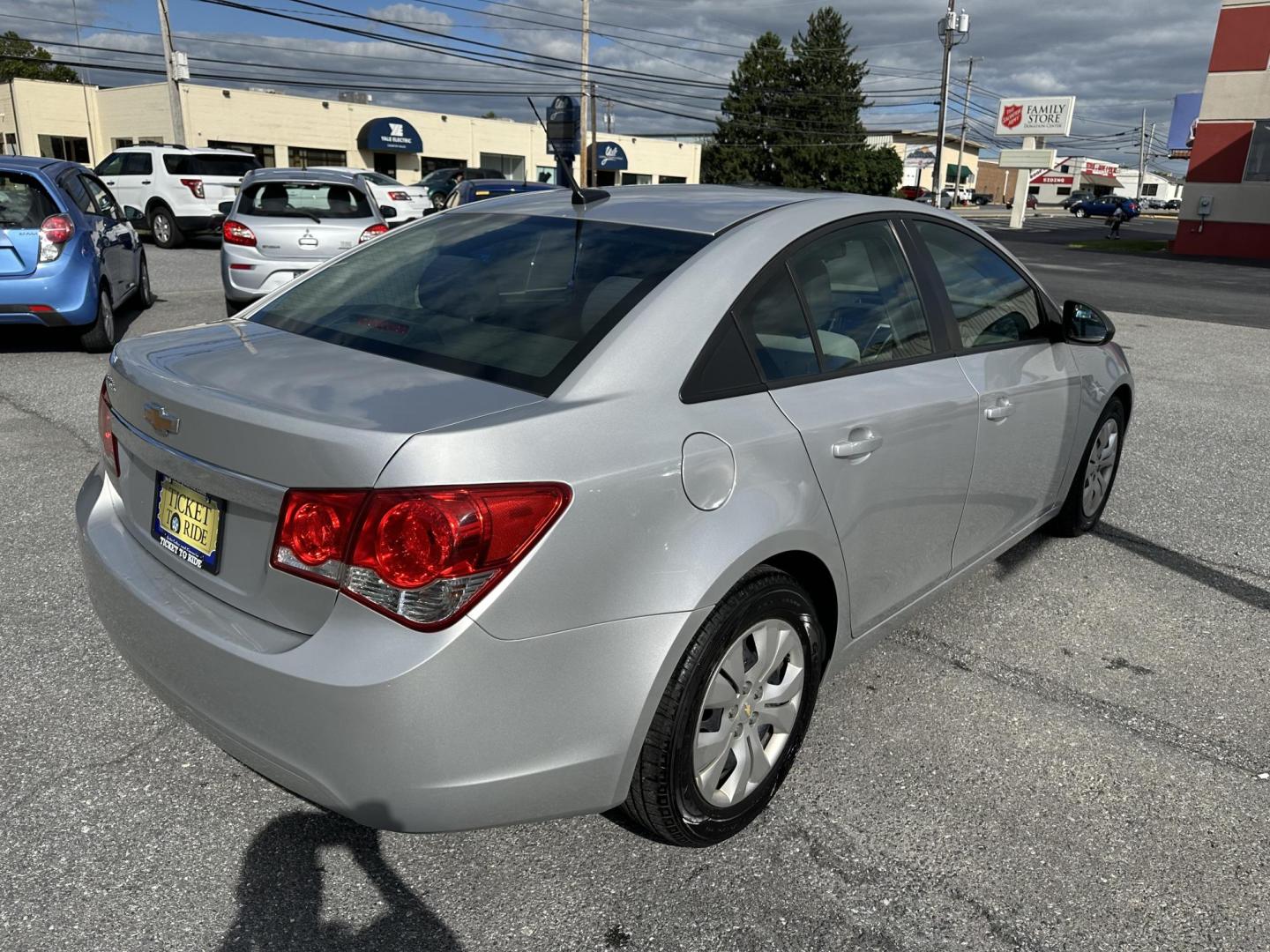 2014 SILVER Chevrolet Cruze LS Auto (1G1PA5SGXE7) with an 1.8L L4 DOHC 16V engine, 6-Speed Automatic transmission, located at 1254 Manheim Pike, Lancaster, PA, 17601, (717) 393-9133, 40.062870, -76.323273 - Photo#4