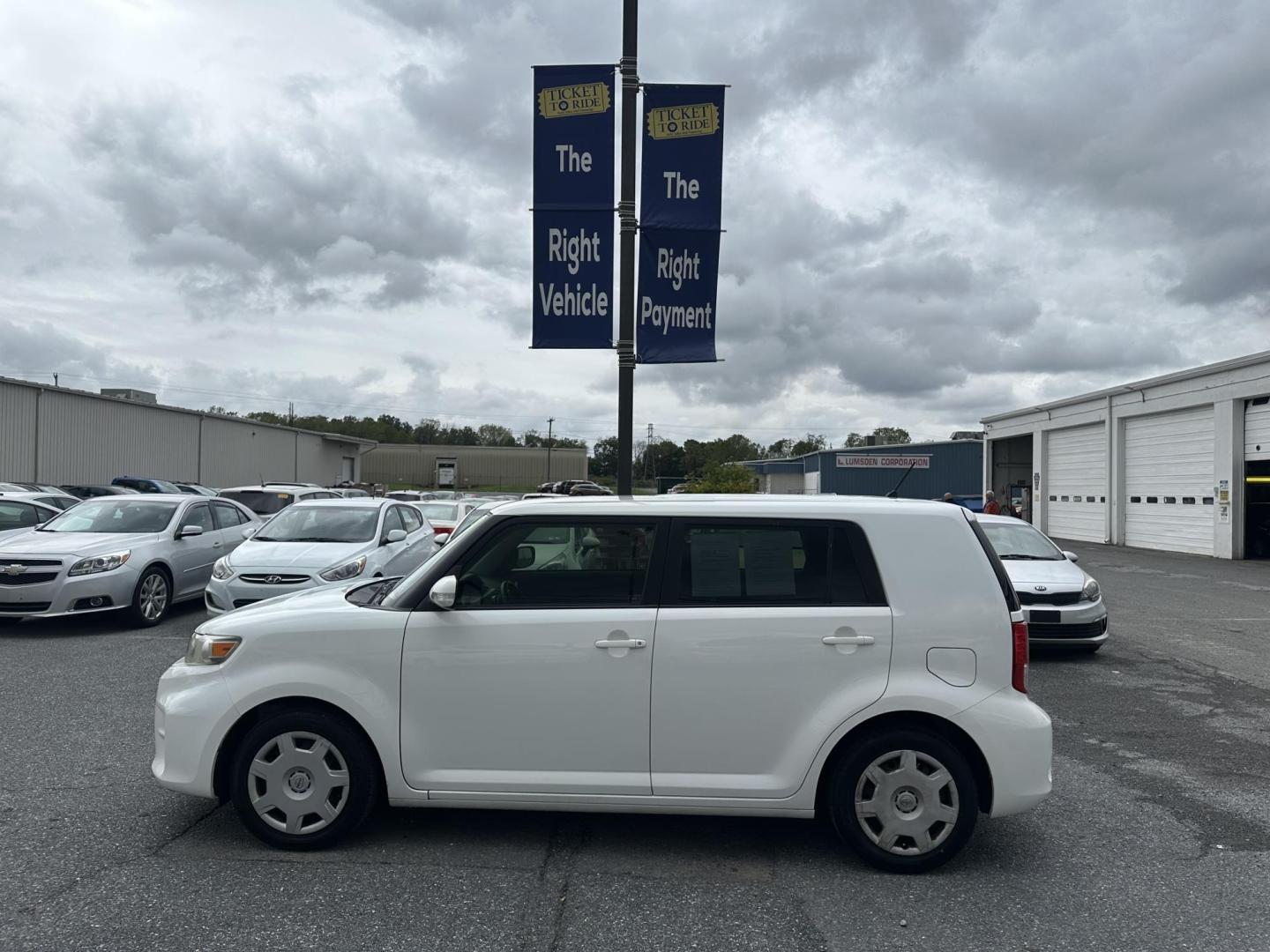 2012 WHITE Scion xB 5-Door Wagon 5-Spd MT (JTLZE4FE0CJ) with an 2.4L L4 DOHC 16V engine, 5-Speed Manual transmission, located at 1254 Manheim Pike, Lancaster, PA, 17601, (717) 393-9133, 40.062870, -76.323273 - Photo#6