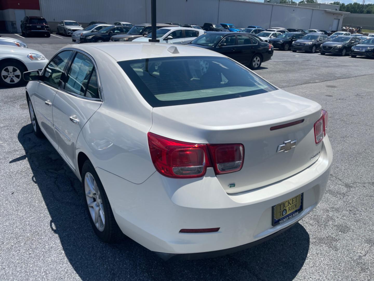 2014 WHITE Chevrolet Malibu 2LT (1G11E5SL9EF) with an 2.5L L4 DOHC 16V engine, 6-Speed Automatic transmission, located at 1254 Manheim Pike, Lancaster, PA, 17601, (717) 393-9133, 40.062870, -76.323273 - Photo#5