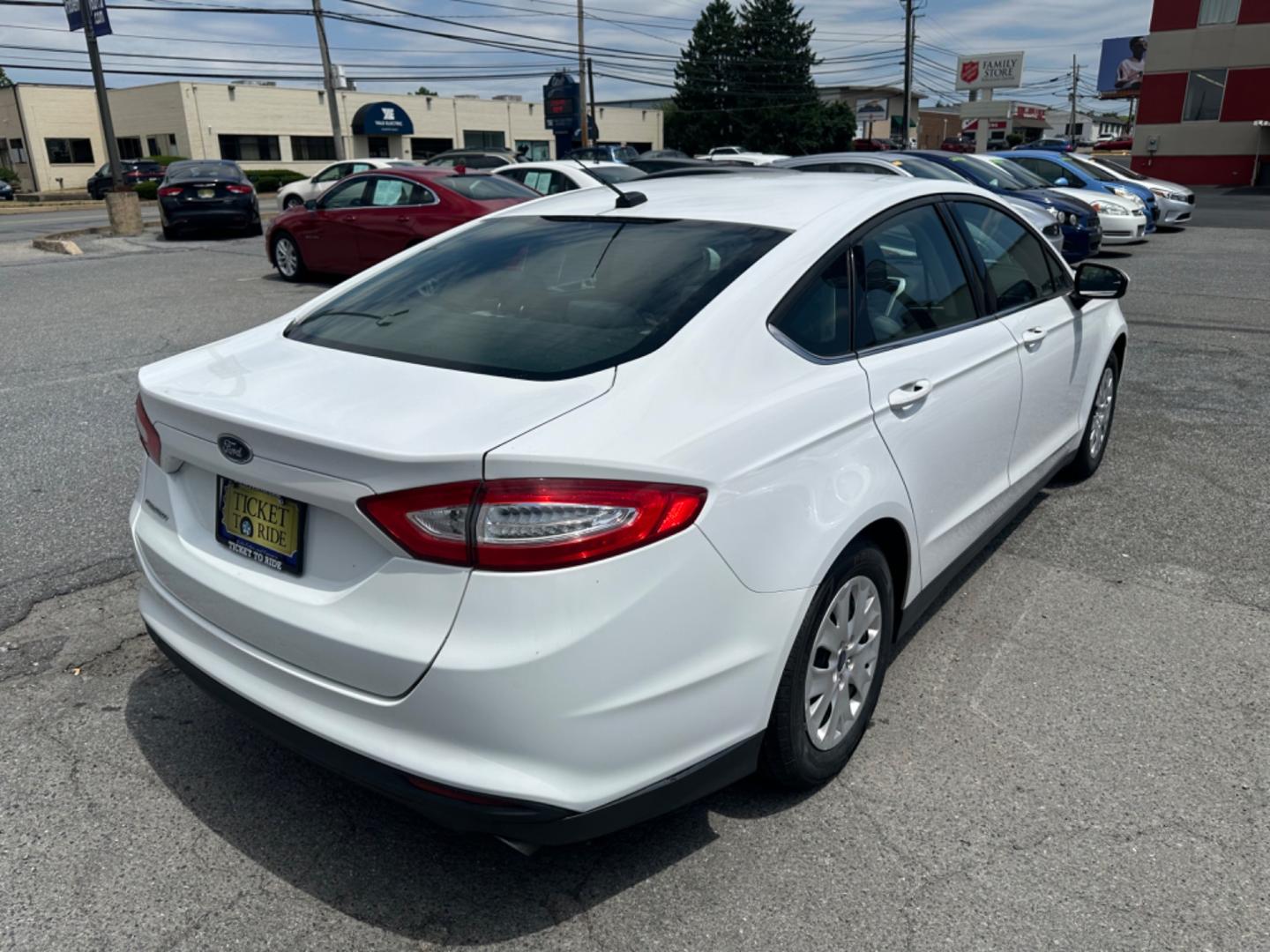 2014 WHITE Ford Fusion S (1FA6P0G73E5) with an 2.5L L4 DOHC 16V engine, located at 1254 Manheim Pike, Lancaster, PA, 17601, (717) 393-9133, 40.062870, -76.323273 - Photo#4