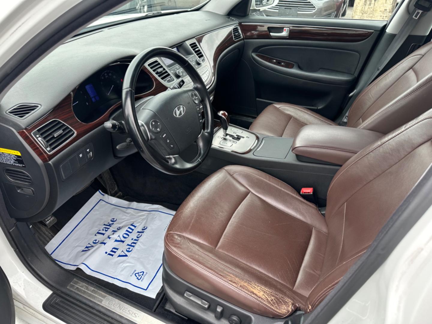 2013 WHITE Hyundai Genesis 3.8L (KMHGC4DDXDU) with an 3.8L V6 DOHC 24V engine, 6-Speed Automatic transmission, located at 1254 Manheim Pike, Lancaster, PA, 17601, (717) 393-9133, 40.062870, -76.323273 - Photo#8