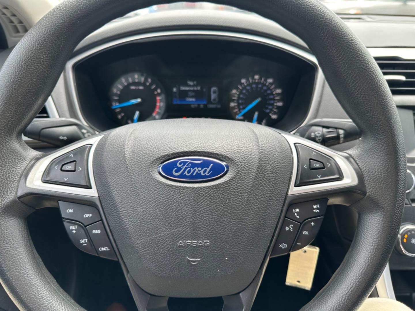 2016 GRAY Ford Fusion SE (3FA6P0HD9GR) with an 1.5L L4 DOHC 16V engine, 6-Speed Automatic transmission, located at 1254 Manheim Pike, Lancaster, PA, 17601, (717) 393-9133, 40.062870, -76.323273 - Photo#11