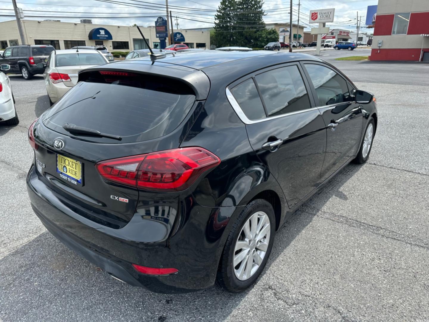 2015 BLACK Kia Forte 5-Door EX (KNAFX5A85F5) with an 2.0L L4 DOHC 16V engine, 6-Speed Automatic transmission, located at 1254 Manheim Pike, Lancaster, PA, 17601, (717) 393-9133, 40.062870, -76.323273 - Photo#4