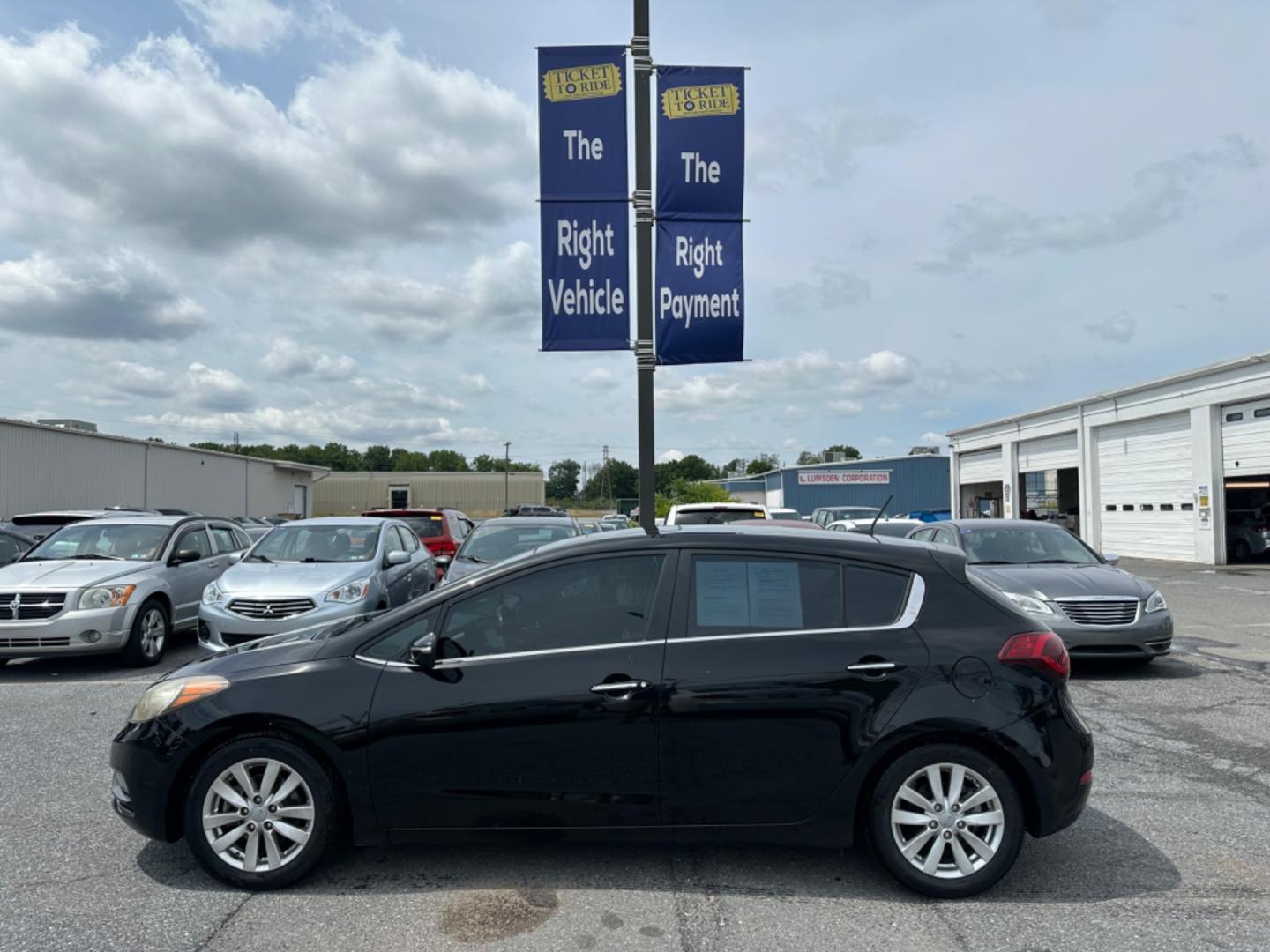 2015 BLACK Kia Forte 5-Door EX (KNAFX5A85F5) with an 2.0L L4 DOHC 16V engine, 6-Speed Automatic transmission, located at 1254 Manheim Pike, Lancaster, PA, 17601, (717) 393-9133, 40.062870, -76.323273 - Photo#7