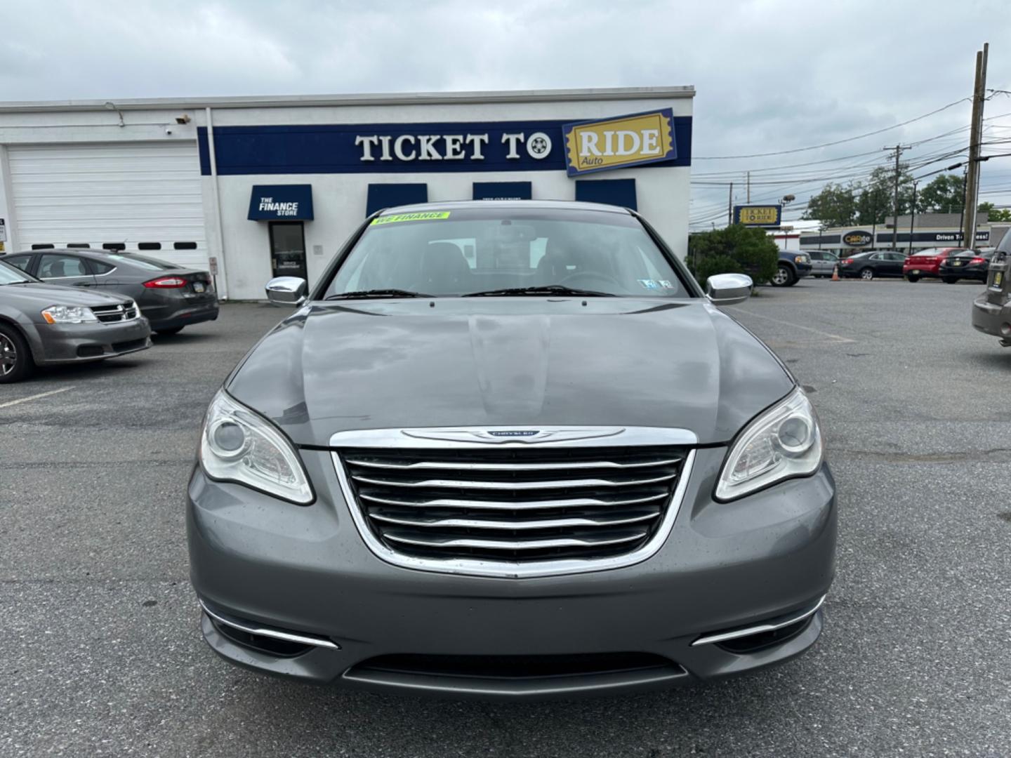 2013 GRAY Chrysler 200 Limited (1C3CCBCGXDN) with an 3.6L V6 DOHC 24V FFV engine, 6-Speed Automatic transmission, located at 1254 Manheim Pike, Lancaster, PA, 17601, (717) 393-9133, 40.062870, -76.323273 - Photo#1