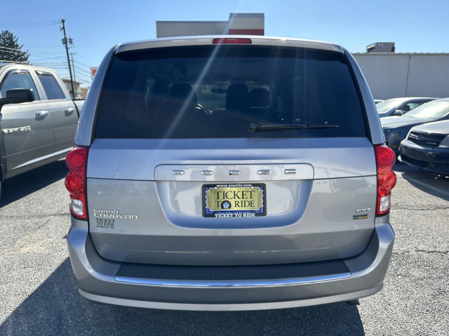 2015 SILVER Dodge Grand Caravan SE (2C4RDGBG1FR) with an 3.6L V6 DOHC 24V engine, 6-Speed Automatic transmission, located at 1254 Manheim Pike, Lancaster, PA, 17601, (717) 393-9133, 40.062870, -76.323273 - Photo#5