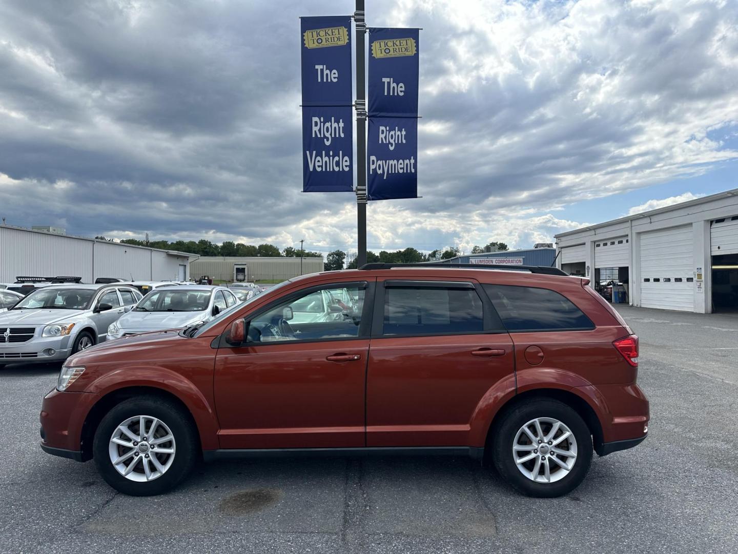 2014 COPPER Dodge Journey SXT (3C4PDCBB4ET) with an 2.4L L6 DOHC 16V engine, 4-Speed Automatic transmission, located at 1254 Manheim Pike, Lancaster, PA, 17601, (717) 393-9133, 40.062870, -76.323273 - Photo#6