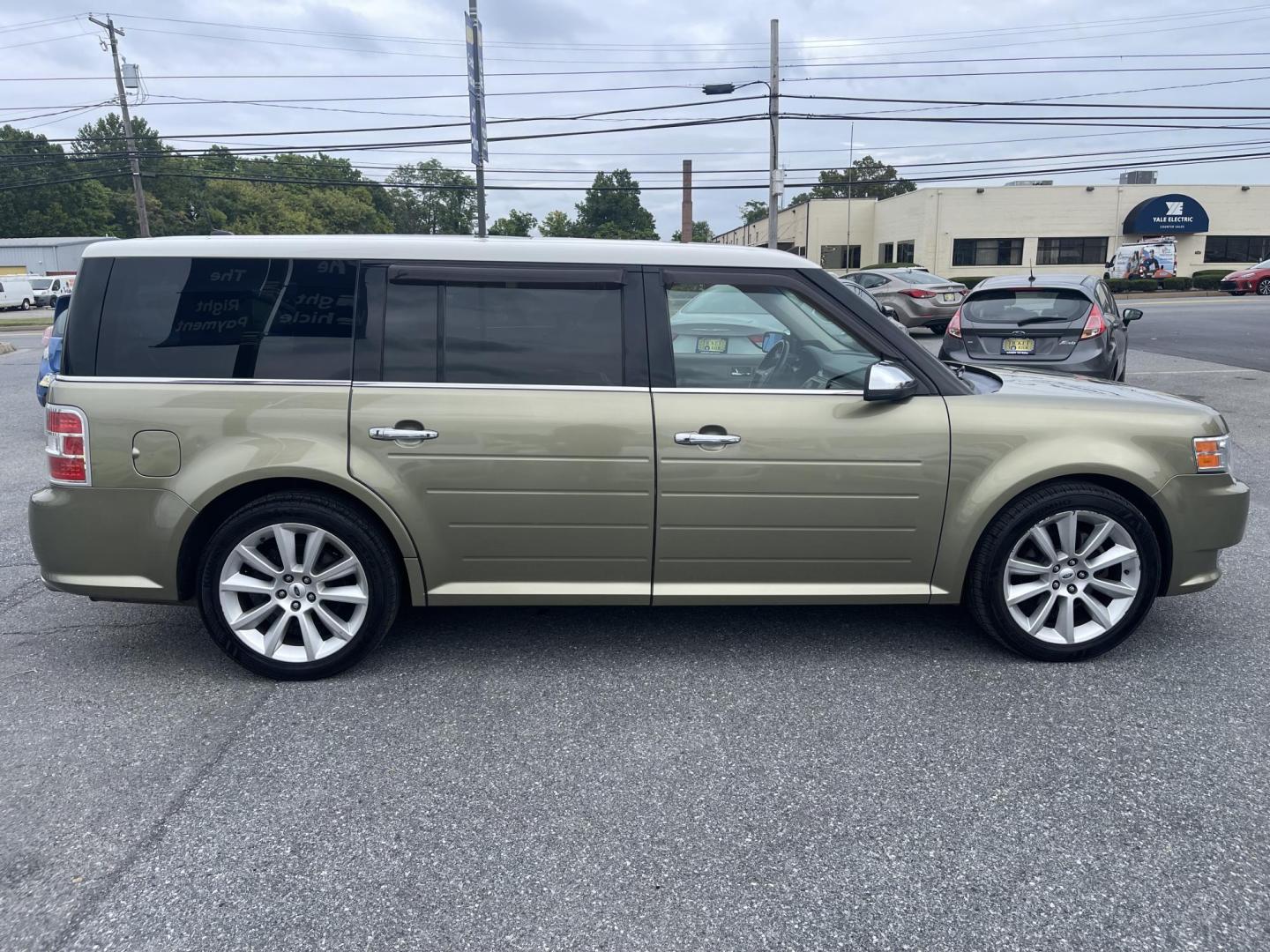 2012 GREEN Ford Flex Limited AWD (2FMHK6DT4CB) with an 3.5L V6 DOHC 24V engine, 6-Speed Automatic Overdrive transmission, located at 1254 Manheim Pike, Lancaster, PA, 17601, (717) 393-9133, 40.062870, -76.323273 - Photo#3