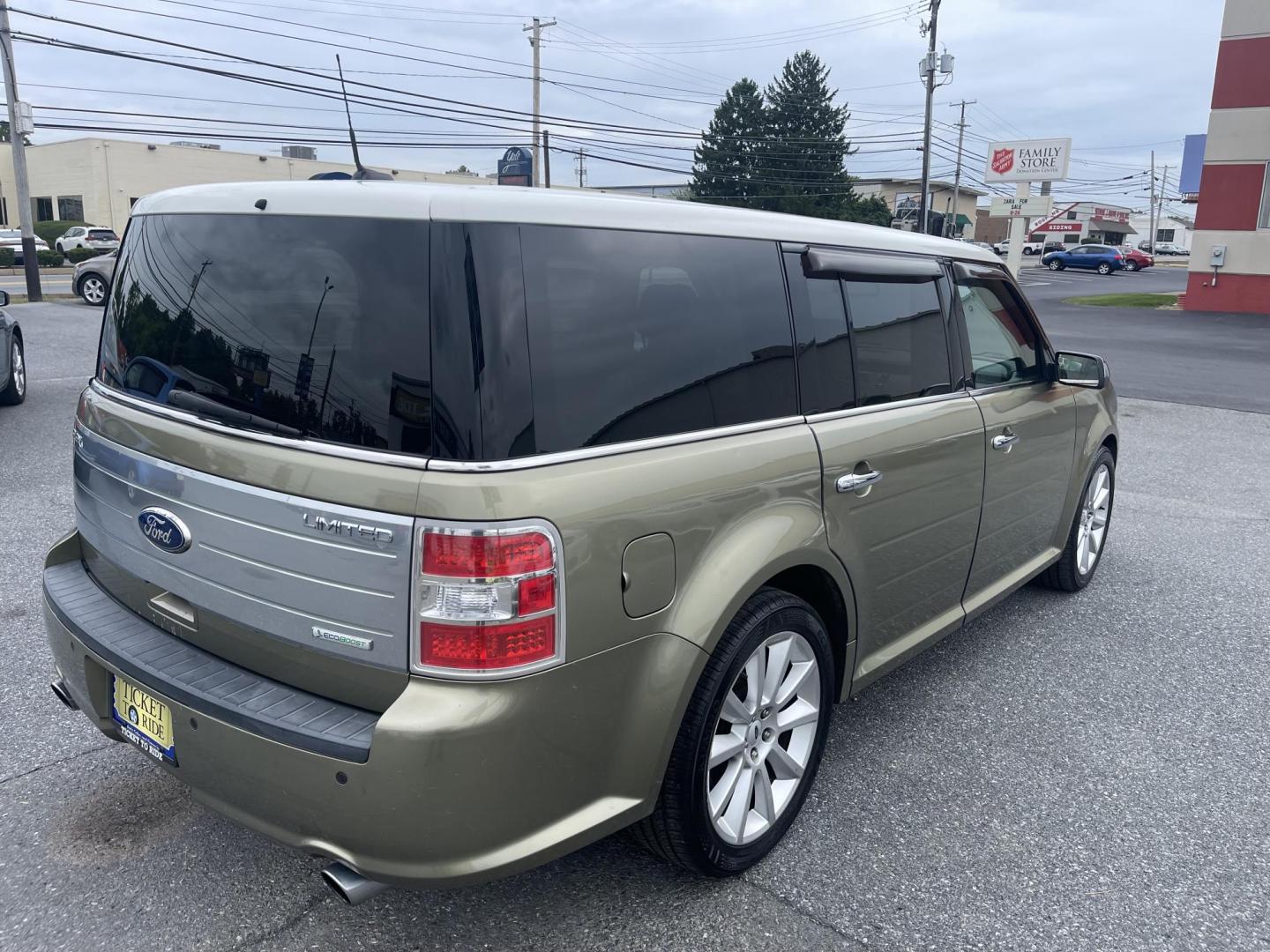 2012 GREEN Ford Flex Limited AWD (2FMHK6DT4CB) with an 3.5L V6 DOHC 24V engine, 6-Speed Automatic Overdrive transmission, located at 1254 Manheim Pike, Lancaster, PA, 17601, (717) 393-9133, 40.062870, -76.323273 - Photo#5