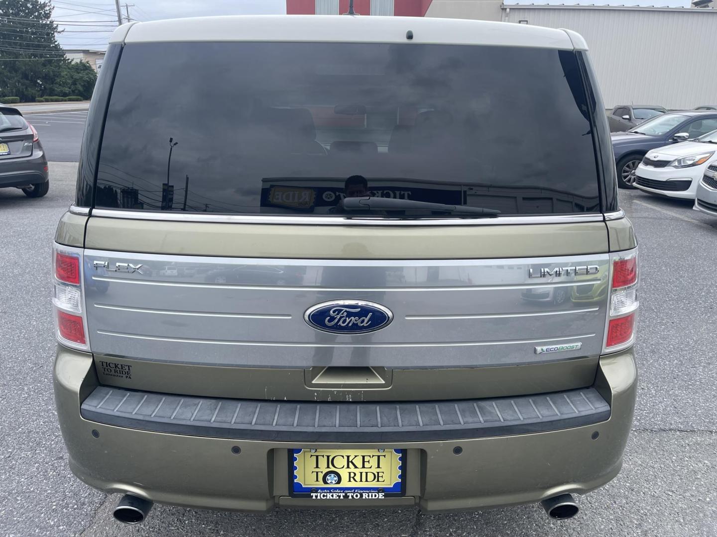 2012 GREEN Ford Flex Limited AWD (2FMHK6DT4CB) with an 3.5L V6 DOHC 24V engine, 6-Speed Automatic Overdrive transmission, located at 1254 Manheim Pike, Lancaster, PA, 17601, (717) 393-9133, 40.062870, -76.323273 - Photo#6