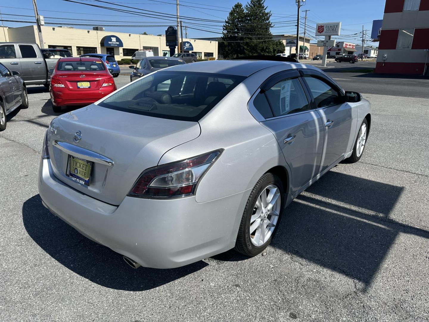 2013 SILVER Nissan Maxima SV (1N4AA5AP4DC) with an 3.5L V6 DOHC 24V engine, Continuously Variable Transmission transmission, located at 1254 Manheim Pike, Lancaster, PA, 17601, (717) 393-9133, 40.062870, -76.323273 - Photo#3