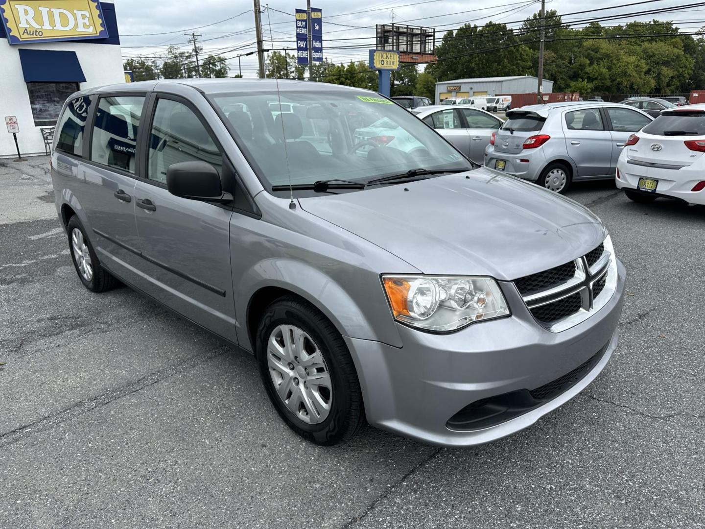 2015 SILVER Dodge Grand Caravan SE (2C4RDGBG1FR) with an 3.6L V6 DOHC 24V engine, 6-Speed Automatic transmission, located at 1254 Manheim Pike, Lancaster, PA, 17601, (717) 393-9133, 40.062870, -76.323273 - Photo#1