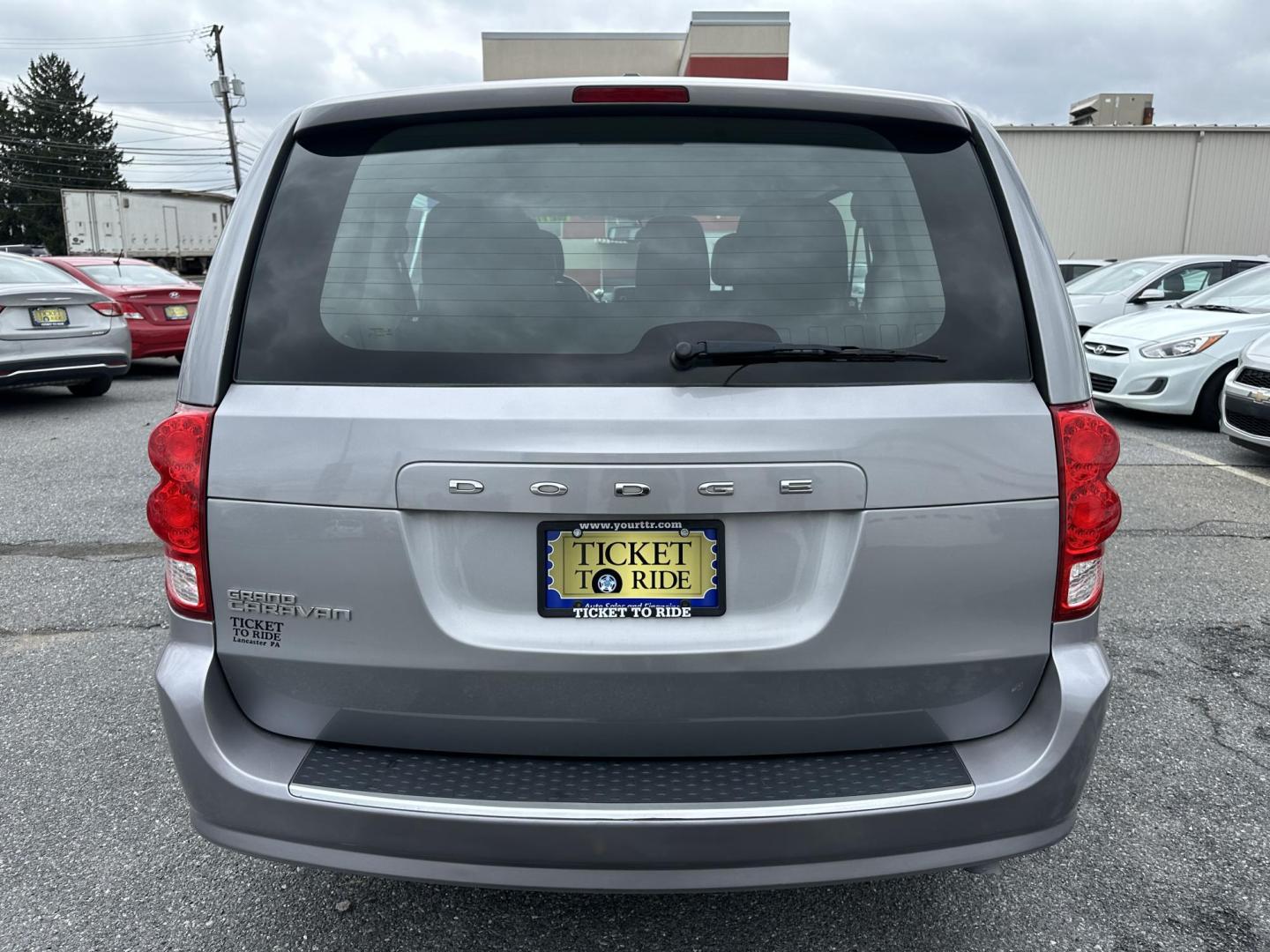 2015 SILVER Dodge Grand Caravan SE (2C4RDGBG1FR) with an 3.6L V6 DOHC 24V engine, 6-Speed Automatic transmission, located at 1254 Manheim Pike, Lancaster, PA, 17601, (717) 393-9133, 40.062870, -76.323273 - Photo#3