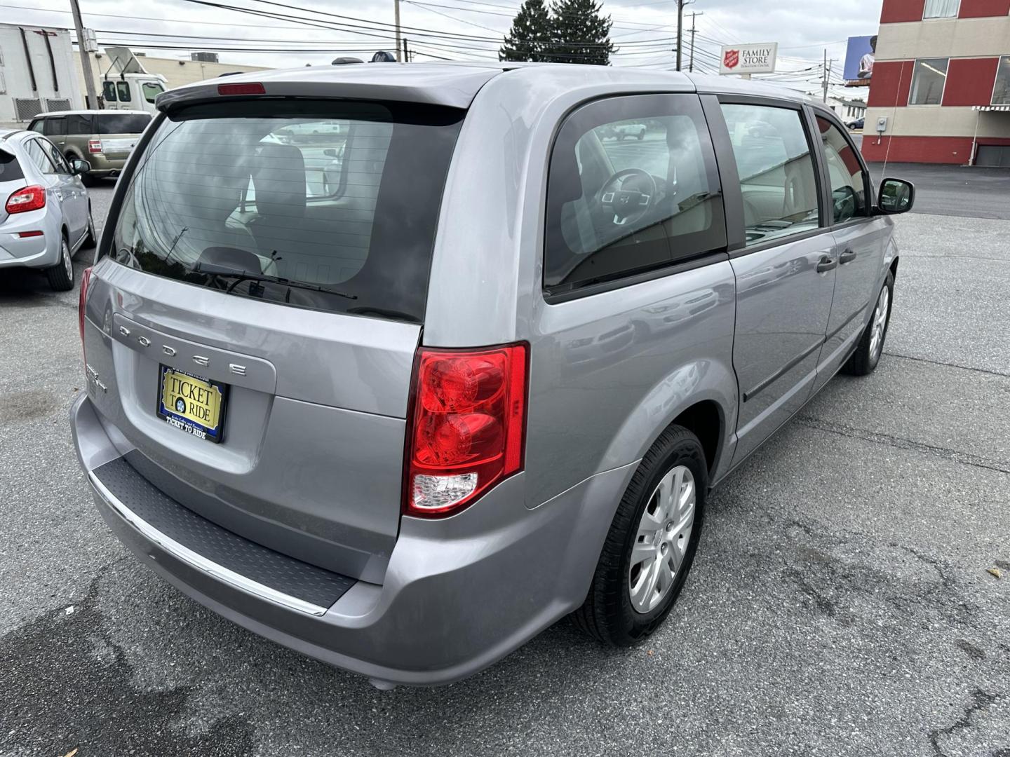 2015 SILVER Dodge Grand Caravan SE (2C4RDGBG1FR) with an 3.6L V6 DOHC 24V engine, 6-Speed Automatic transmission, located at 1254 Manheim Pike, Lancaster, PA, 17601, (717) 393-9133, 40.062870, -76.323273 - Photo#4