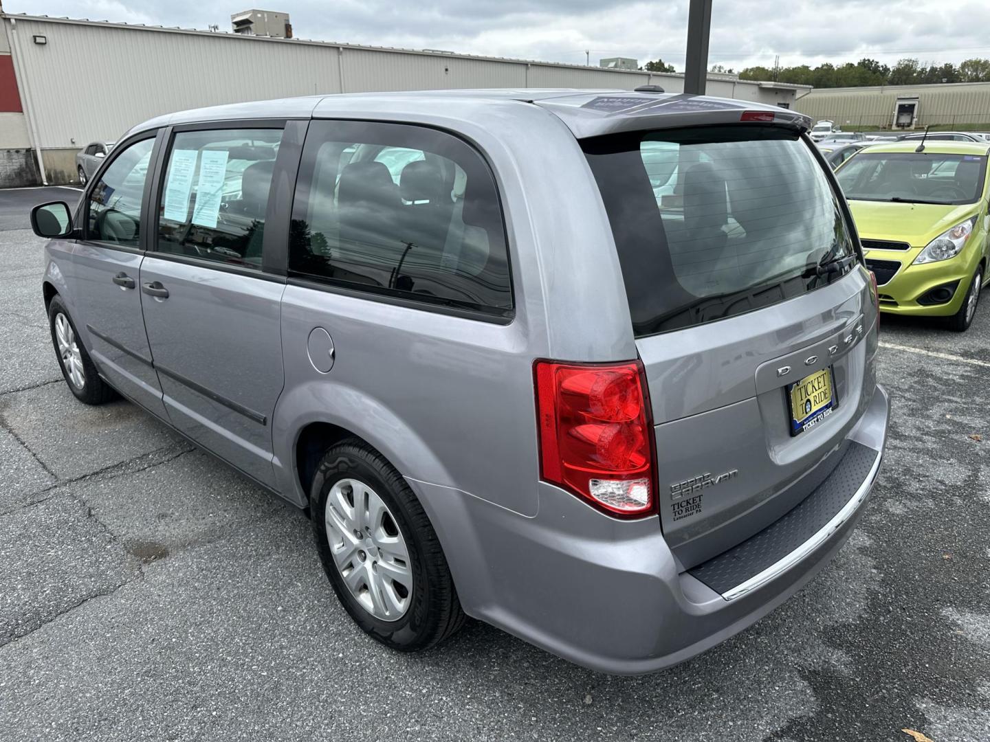 2015 SILVER Dodge Grand Caravan SE (2C4RDGBG1FR) with an 3.6L V6 DOHC 24V engine, 6-Speed Automatic transmission, located at 1254 Manheim Pike, Lancaster, PA, 17601, (717) 393-9133, 40.062870, -76.323273 - Photo#6