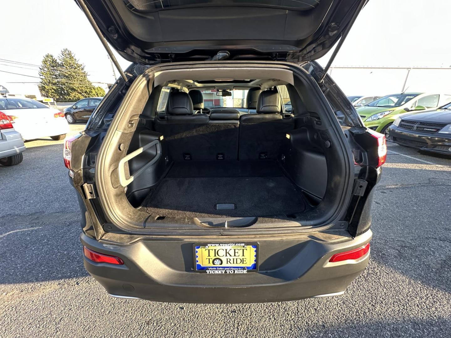 2015 BLACK Jeep Cherokee Limited FWD (1C4PJLDB4FW) with an 2.4L L4 DOHC 16V engine, 9-Speed Automatic transmission, located at 1254 Manheim Pike, Lancaster, PA, 17601, (717) 393-9133, 40.062870, -76.323273 - Photo#12