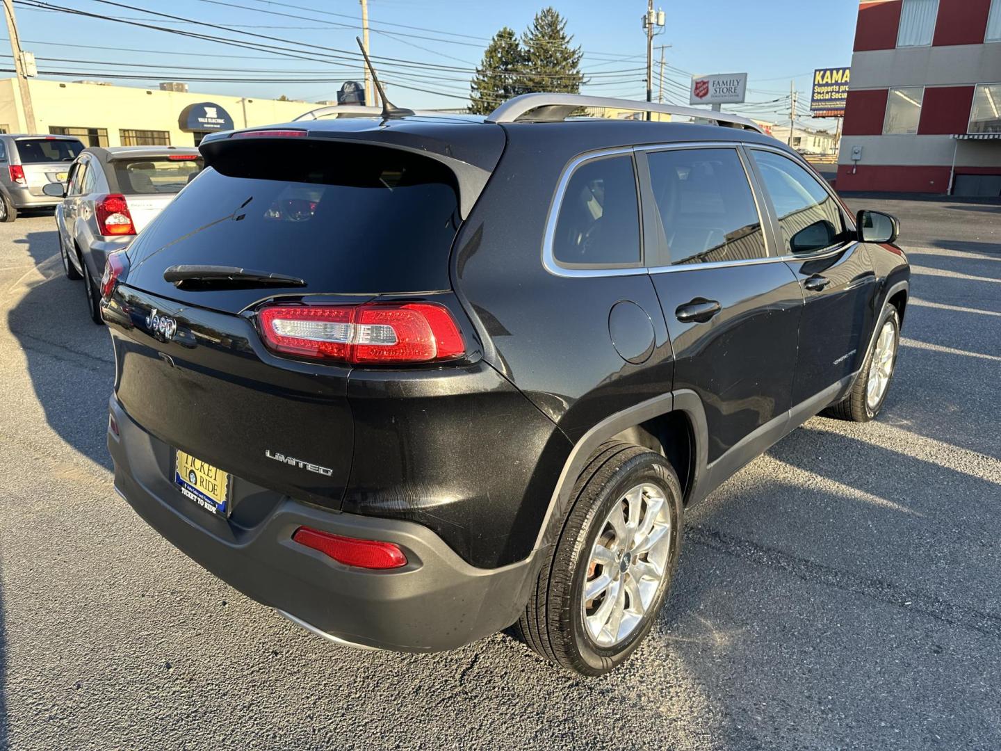 2015 BLACK Jeep Cherokee Limited FWD (1C4PJLDB4FW) with an 2.4L L4 DOHC 16V engine, 9-Speed Automatic transmission, located at 1254 Manheim Pike, Lancaster, PA, 17601, (717) 393-9133, 40.062870, -76.323273 - Photo#7