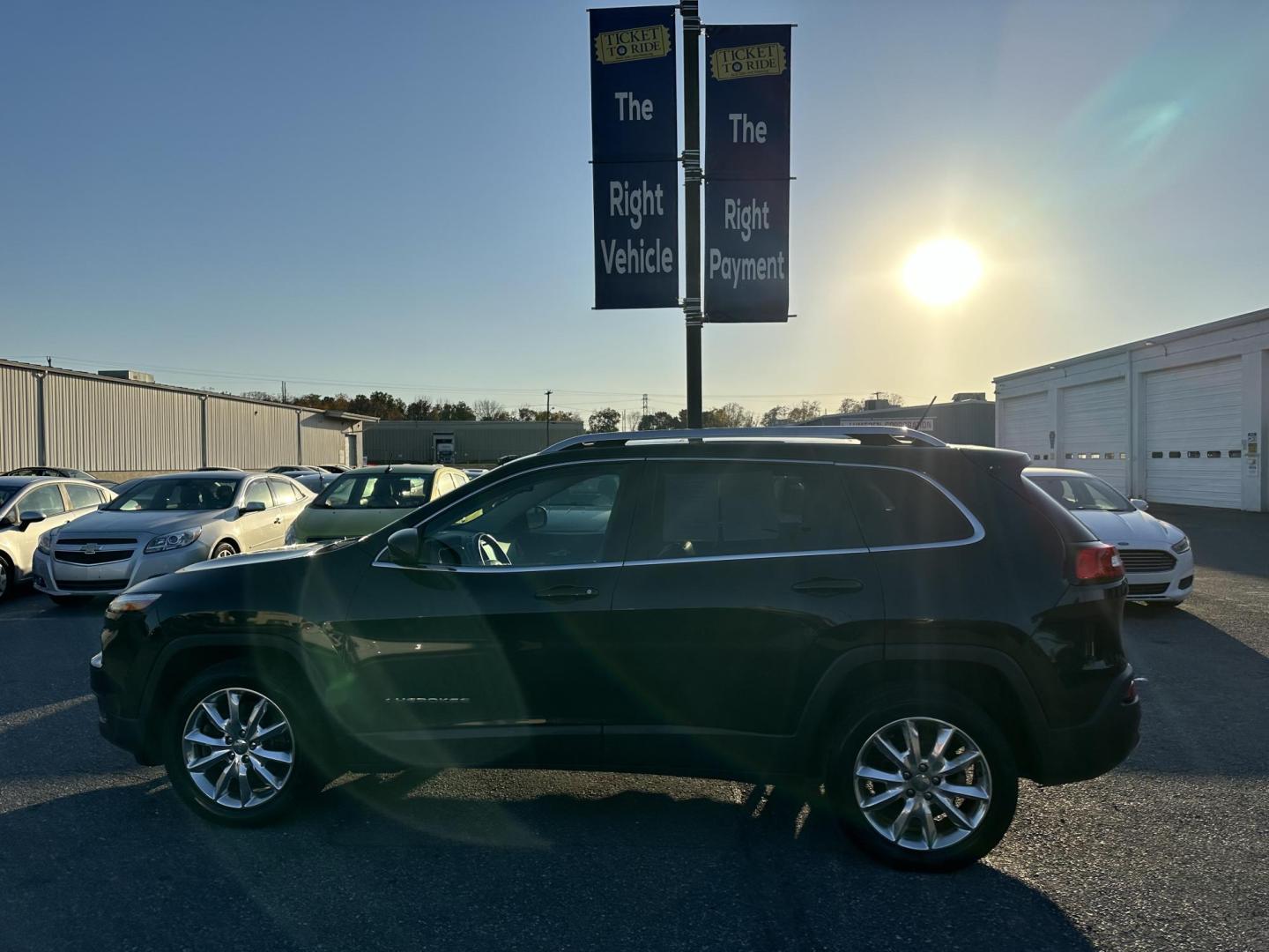 2015 BLACK Jeep Cherokee Limited FWD (1C4PJLDB4FW) with an 2.4L L4 DOHC 16V engine, 9-Speed Automatic transmission, located at 1254 Manheim Pike, Lancaster, PA, 17601, (717) 393-9133, 40.062870, -76.323273 - Photo#9