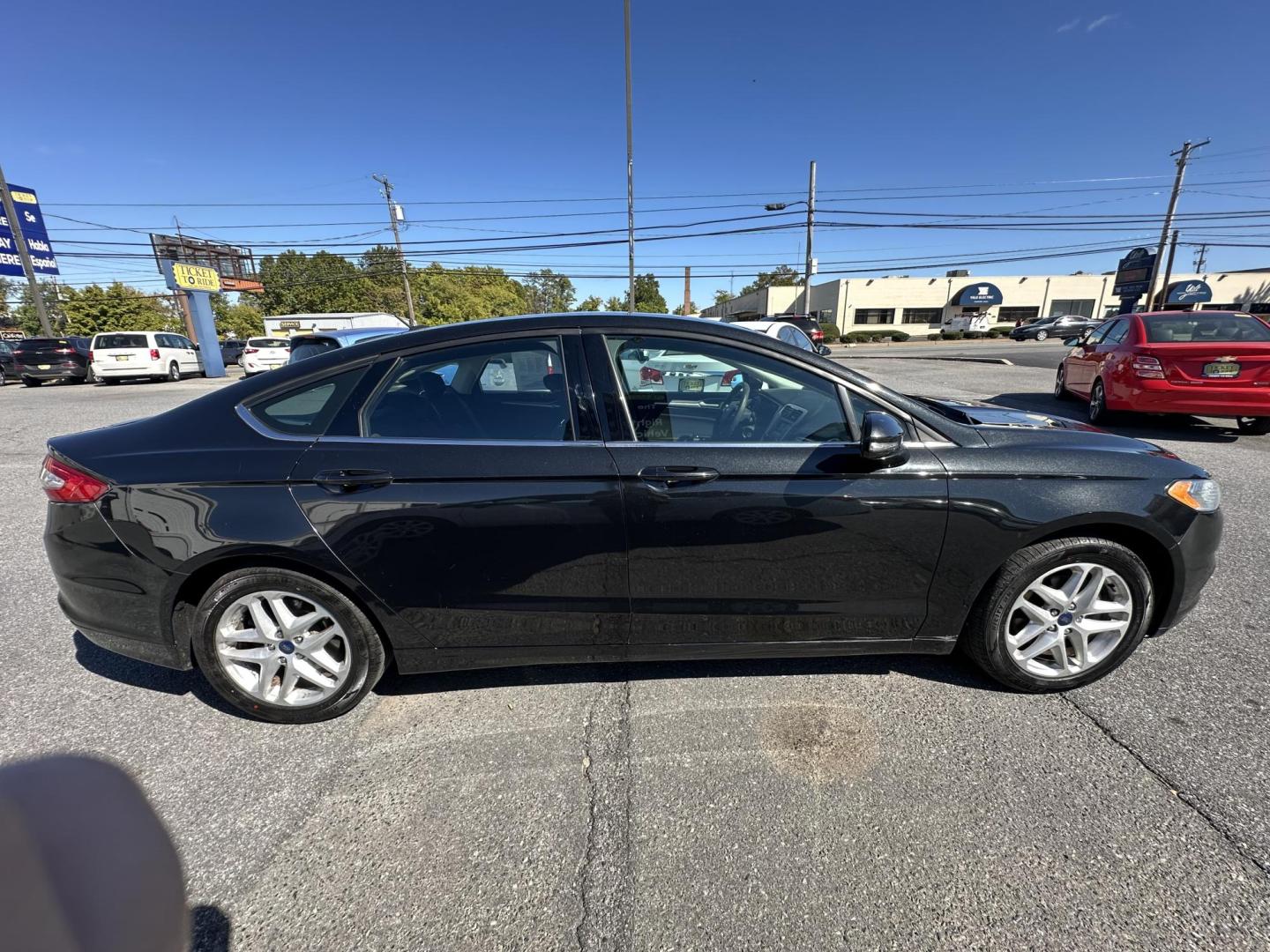 2014 WHITE Ford Fusion SE (3FA6P0H71ER) with an 2.5L L4 DOHC 16V engine, located at 1254 Manheim Pike, Lancaster, PA, 17601, (717) 393-9133, 40.062870, -76.323273 - Photo#4