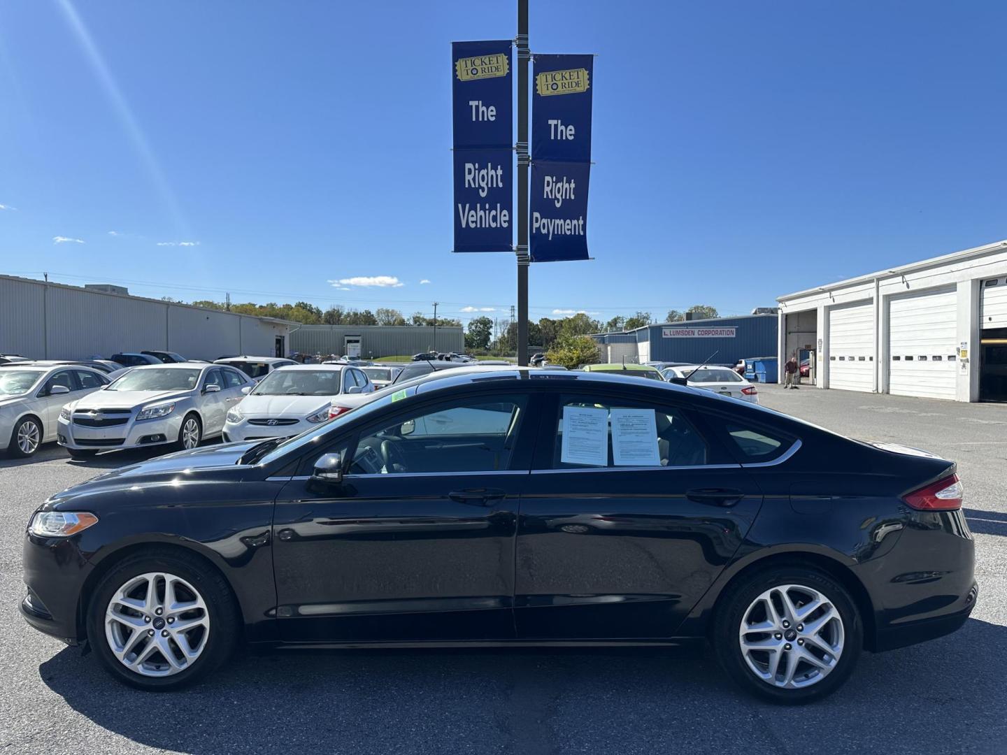 2014 WHITE Ford Fusion SE (3FA6P0H71ER) with an 2.5L L4 DOHC 16V engine, located at 1254 Manheim Pike, Lancaster, PA, 17601, (717) 393-9133, 40.062870, -76.323273 - Photo#6