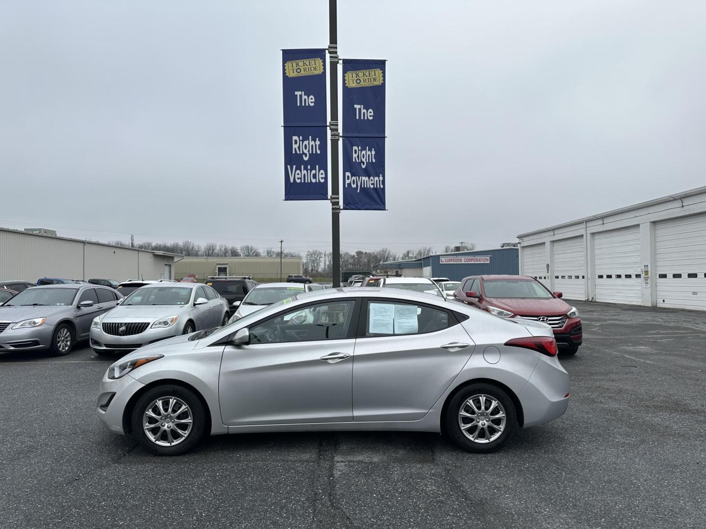 2016 SILVER Hyundai Elantra Limited (5NPDH4AE1GH) with an 1.8L L4 DOHC 16V engine, 6-Speed Automatic transmission, located at 1254 Manheim Pike, Lancaster, PA, 17601, (717) 393-9133, 40.062870, -76.323273 - Photo#4