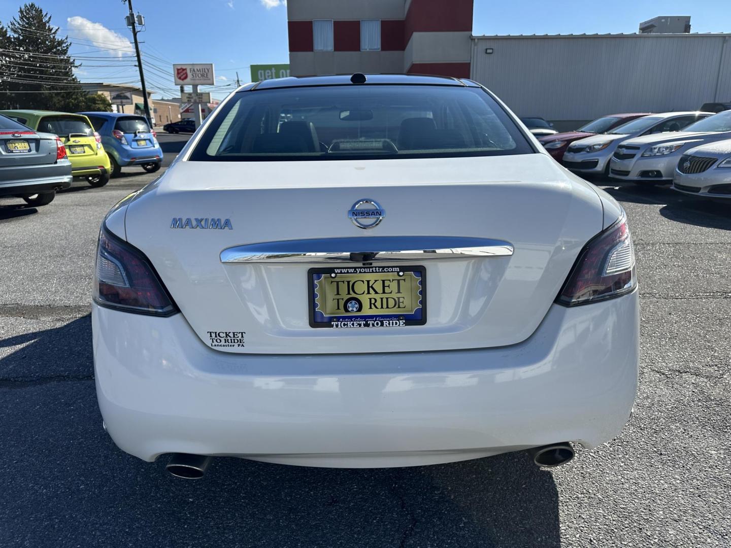 2012 WHITE Nissan Maxima SV (1N4AA5AP0CC) with an 3.5L V6 DOHC 24V engine, Continuously Variable Transmission transmission, located at 1254 Manheim Pike, Lancaster, PA, 17601, (717) 393-9133, 40.062870, -76.323273 - Photo#5