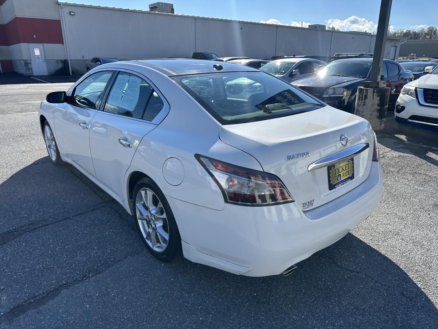 2012 WHITE Nissan Maxima SV (1N4AA5AP0CC) with an 3.5L V6 DOHC 24V engine, Continuously Variable Transmission transmission, located at 1254 Manheim Pike, Lancaster, PA, 17601, (717) 393-9133, 40.062870, -76.323273 - Photo#8