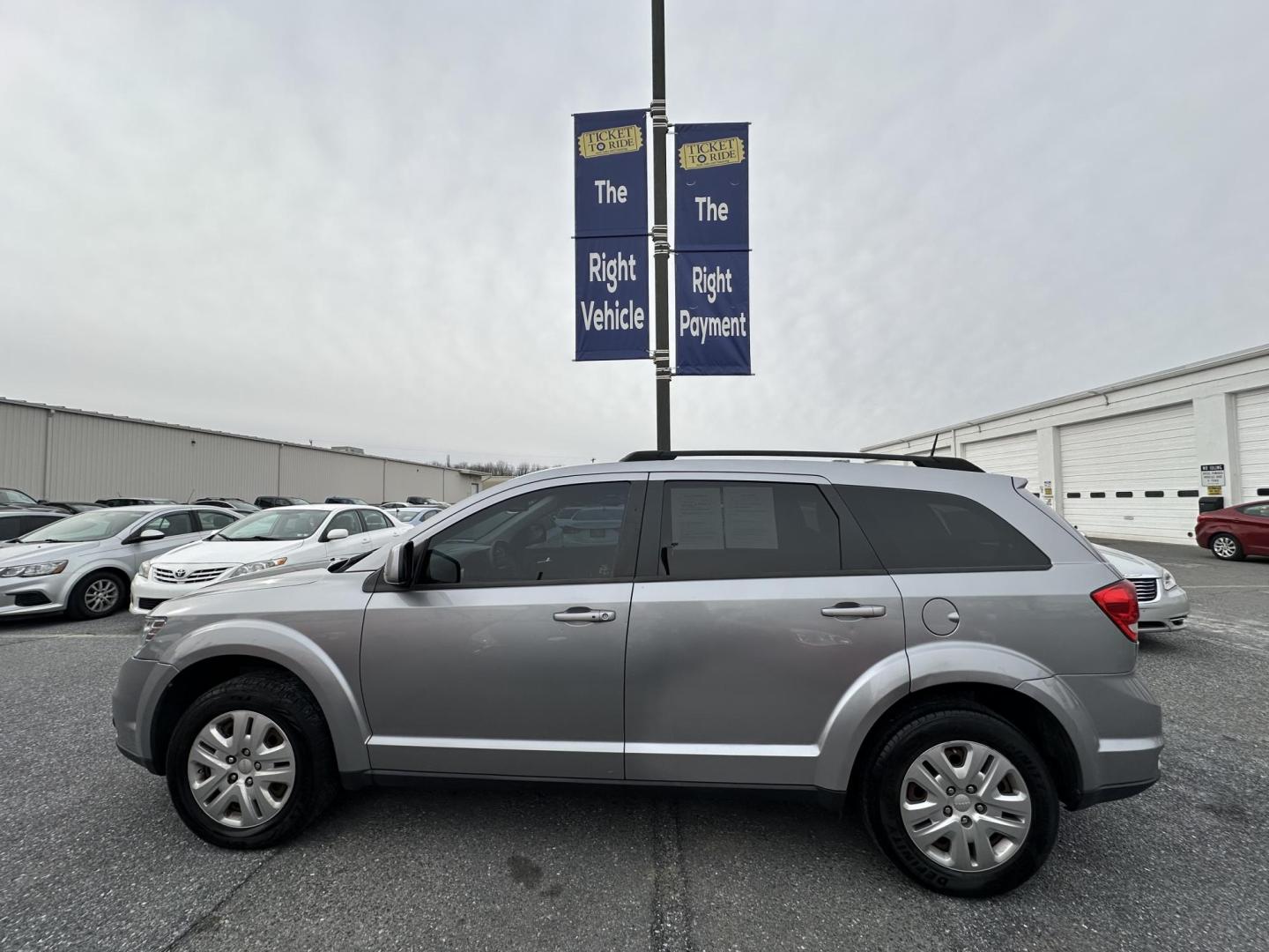 2018 SILVER Dodge Journey SXT (3C4PDCBG7JT) with an 3.6L V6 DOHC 24V engine, 4A transmission, located at 1254 Manheim Pike, Lancaster, PA, 17601, (717) 393-9133, 40.062870, -76.323273 - Photo#5