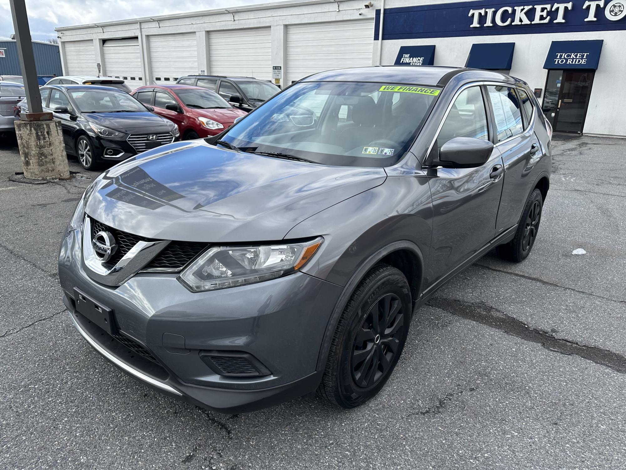 photo of 2016 Nissan Rogue S AWD