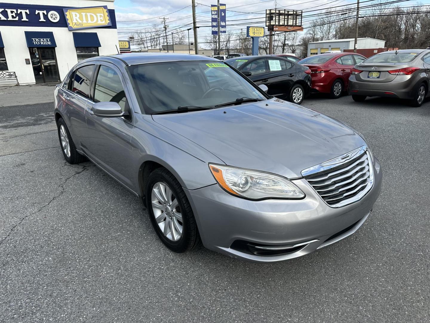 2013 SILVER Chrysler 200 Touring (1C3CCBBB6DN) with an 2.4L L4 DOHC 16V engine, 6-Speed Automatic transmission, located at 1254 Manheim Pike, Lancaster, PA, 17601, (717) 393-9133, 40.062870, -76.323273 - Photo#2