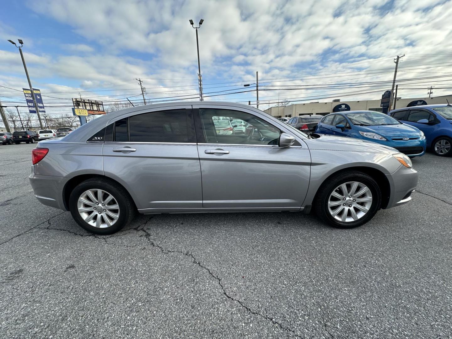 2013 SILVER Chrysler 200 Touring (1C3CCBBB6DN) with an 2.4L L4 DOHC 16V engine, 6-Speed Automatic transmission, located at 1254 Manheim Pike, Lancaster, PA, 17601, (717) 393-9133, 40.062870, -76.323273 - Photo#3