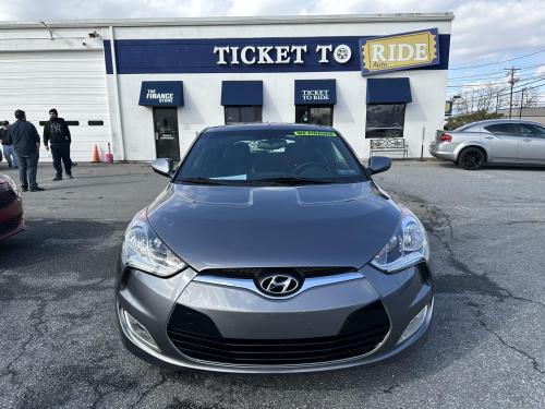 2016 Hyundai Veloster Base 6MT