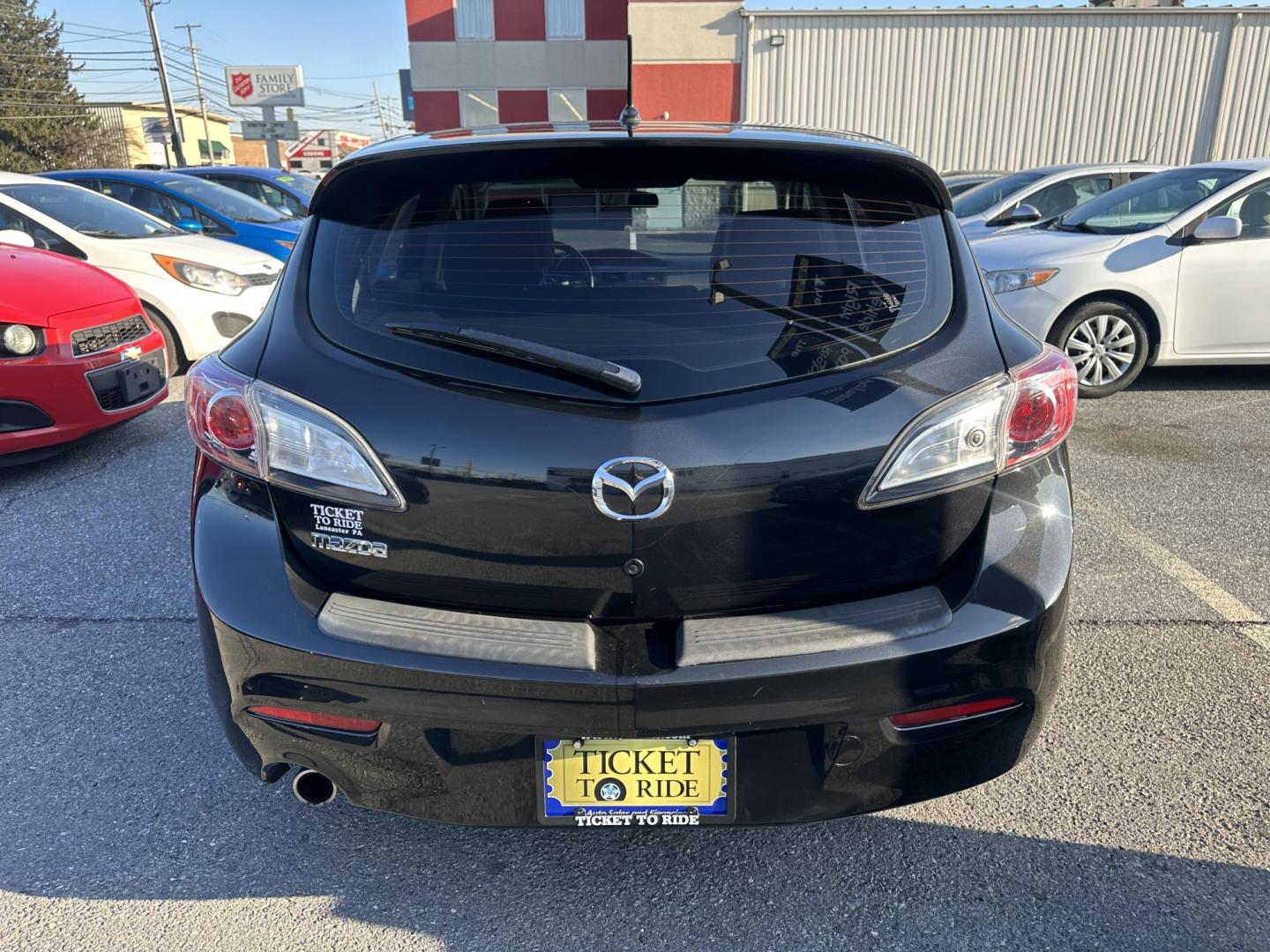 2013 BLACK Mazda MAZDA3 i Touring MT 5-Door (JM1BL1LP3D1) with an 2.0L L4 DOHC 16V engine, 5-Speed Manual transmission, located at 1254 Manheim Pike, Lancaster, PA, 17601, (717) 393-9133, 40.062870, -76.323273 - Photo#5